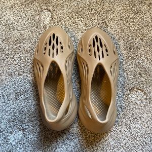 Foam inspired shoe *read desc